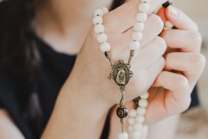 Rosenkranzbetrachtungen von Fr. James Mallon