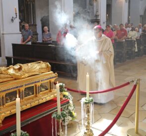 Kirche sein in einer säkularen Welt / Gottesdienst mit Bischof Tomáš Holub