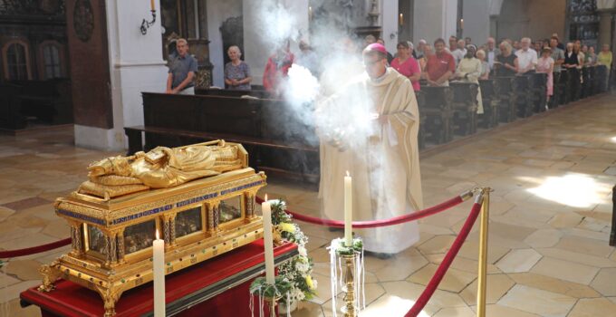 Kirche sein in einer säkularen Welt / Gottesdienst mit Bischof Tomáš Holub